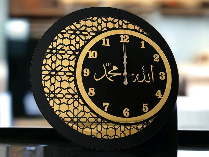 AM NEW 2C CLOCK BLACK & GOLDEN